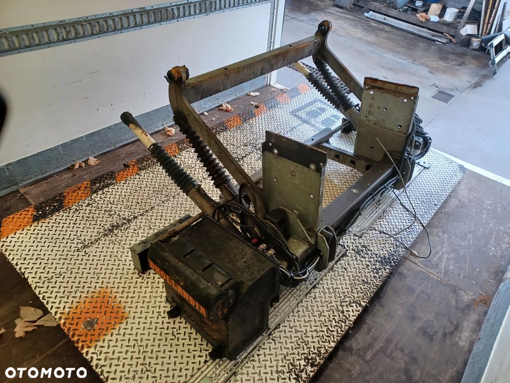 Zabudowa skrzyniowa kontener 2016r 18 palet z windą Dhollandia 1500kg (iveco, man, renault,volvo) - 12