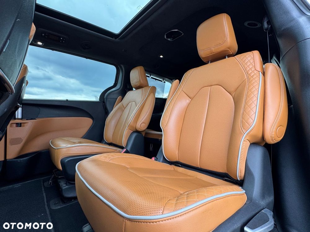 Chrysler Pacifica - 21
