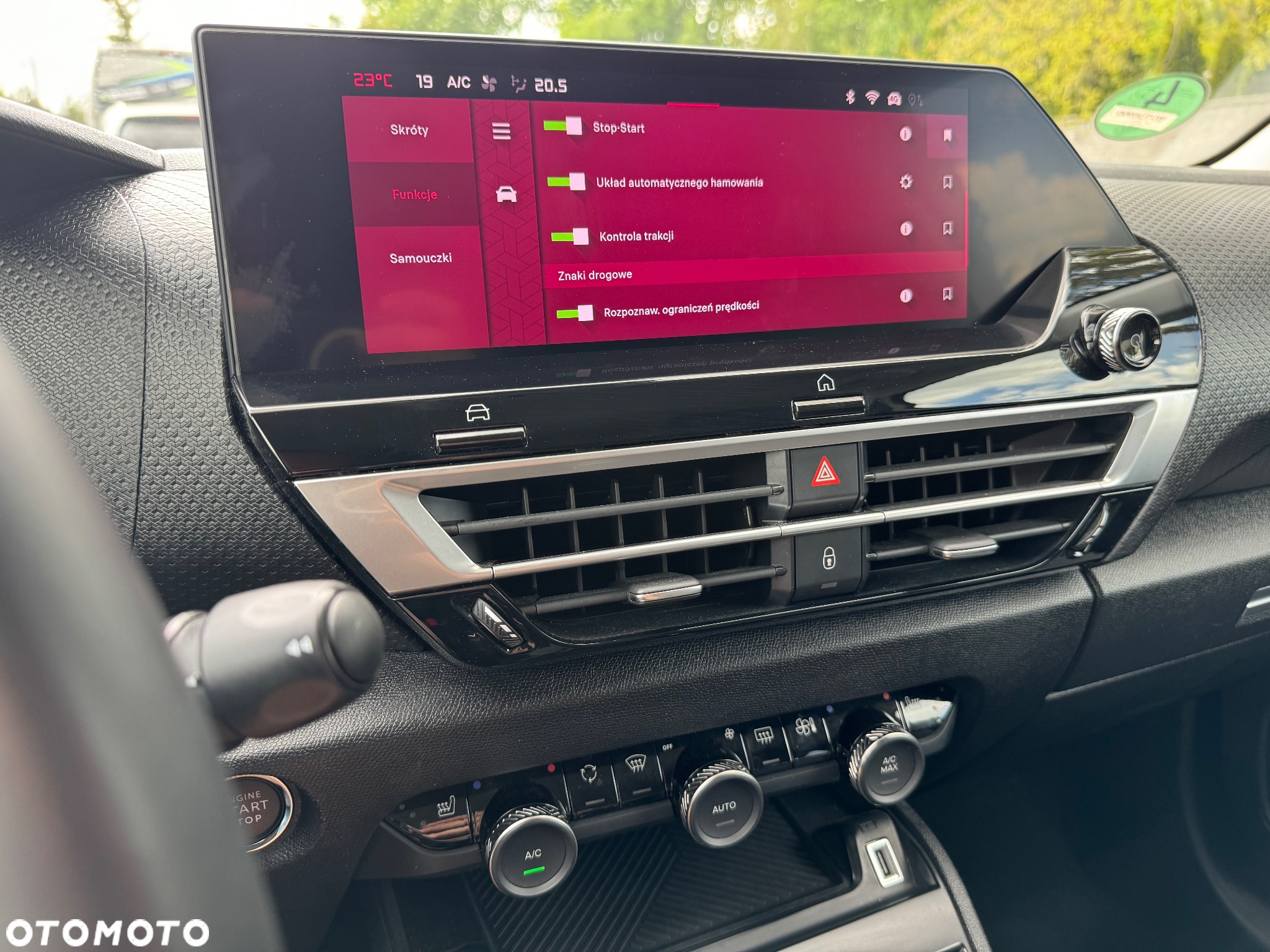 Citroën C4 PureTech 130 Stop&Start SHINE - 24