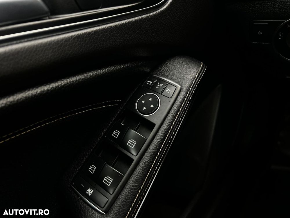 Mercedes-Benz GLA 180 7G-DCT Urban - 24