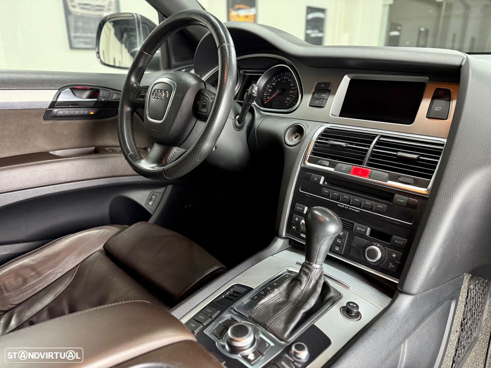 Audi Q7 3.0 TDI Sport Tiptronic - 25