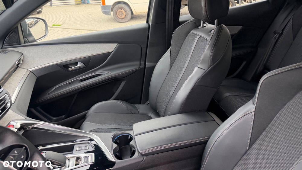 Peugeot 3008 1.6 PureTech HYbrid4 GT S&S EAT8 - 23