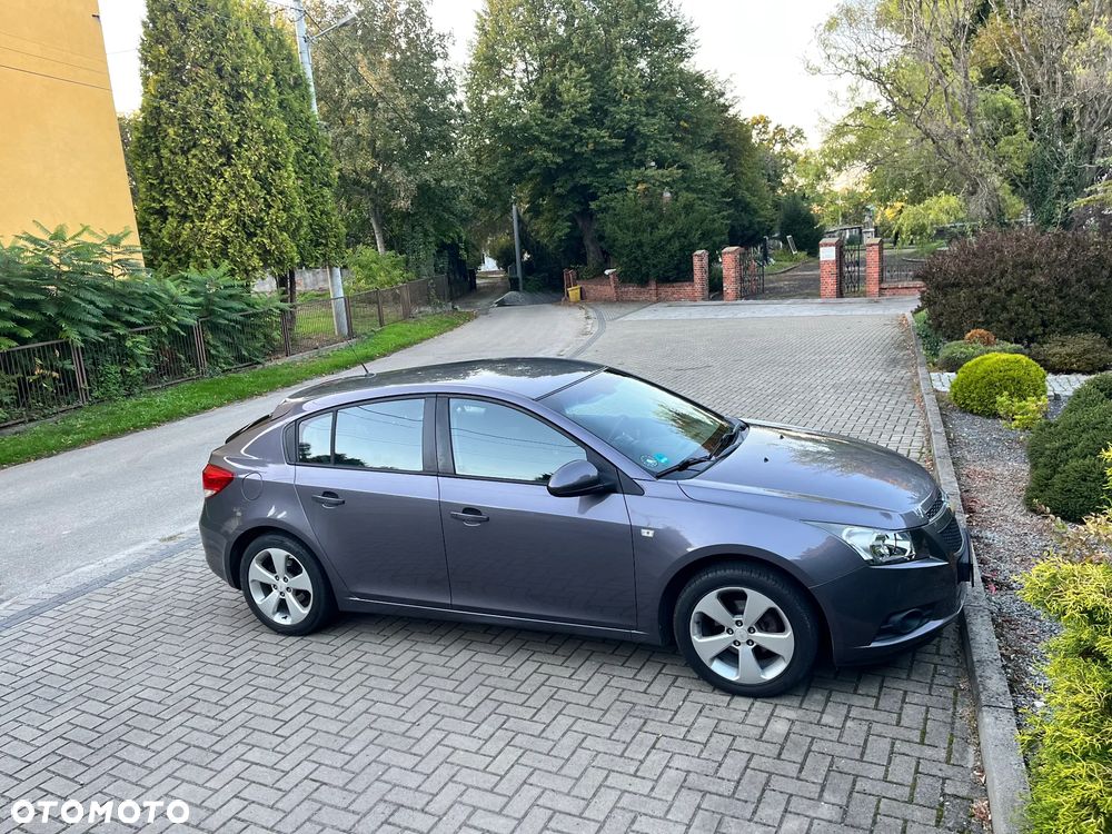 Chevrolet Cruze 1.8 LT+ - 22