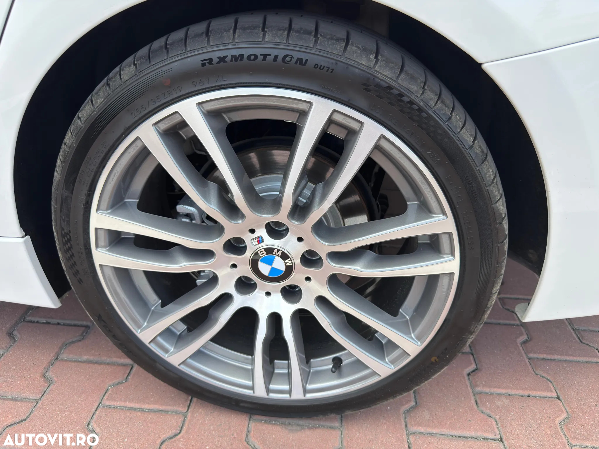 BMW Seria 3 320d Aut. Sport Line - 28