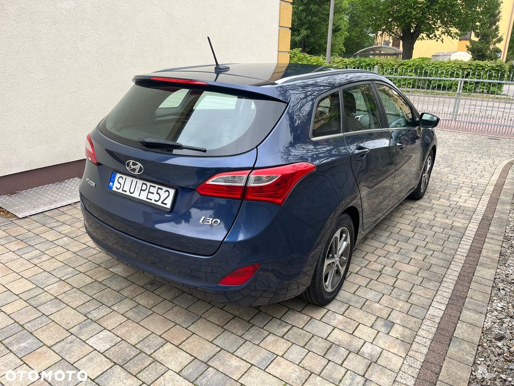 Hyundai i30 blue Kombi 1.6 CRDi Style - 6
