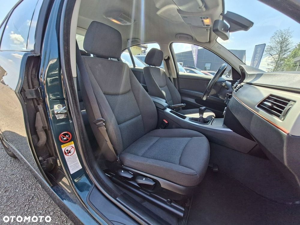 BMW Seria 3 318i - 22