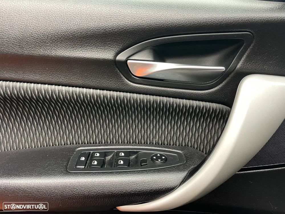 BMW 116 d EDynamics Line Urban - 24