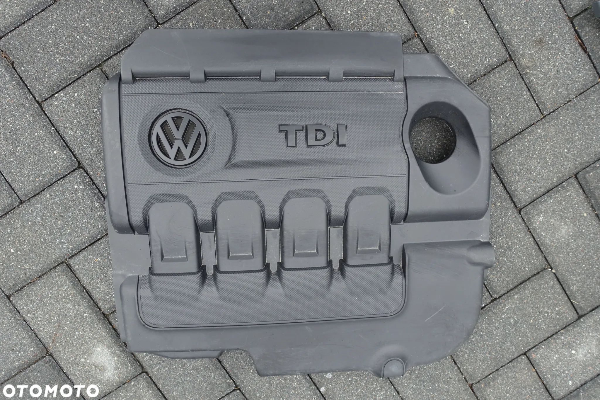 POKRYWA SILNIKA VW GOLF VII 04L103954T - 1