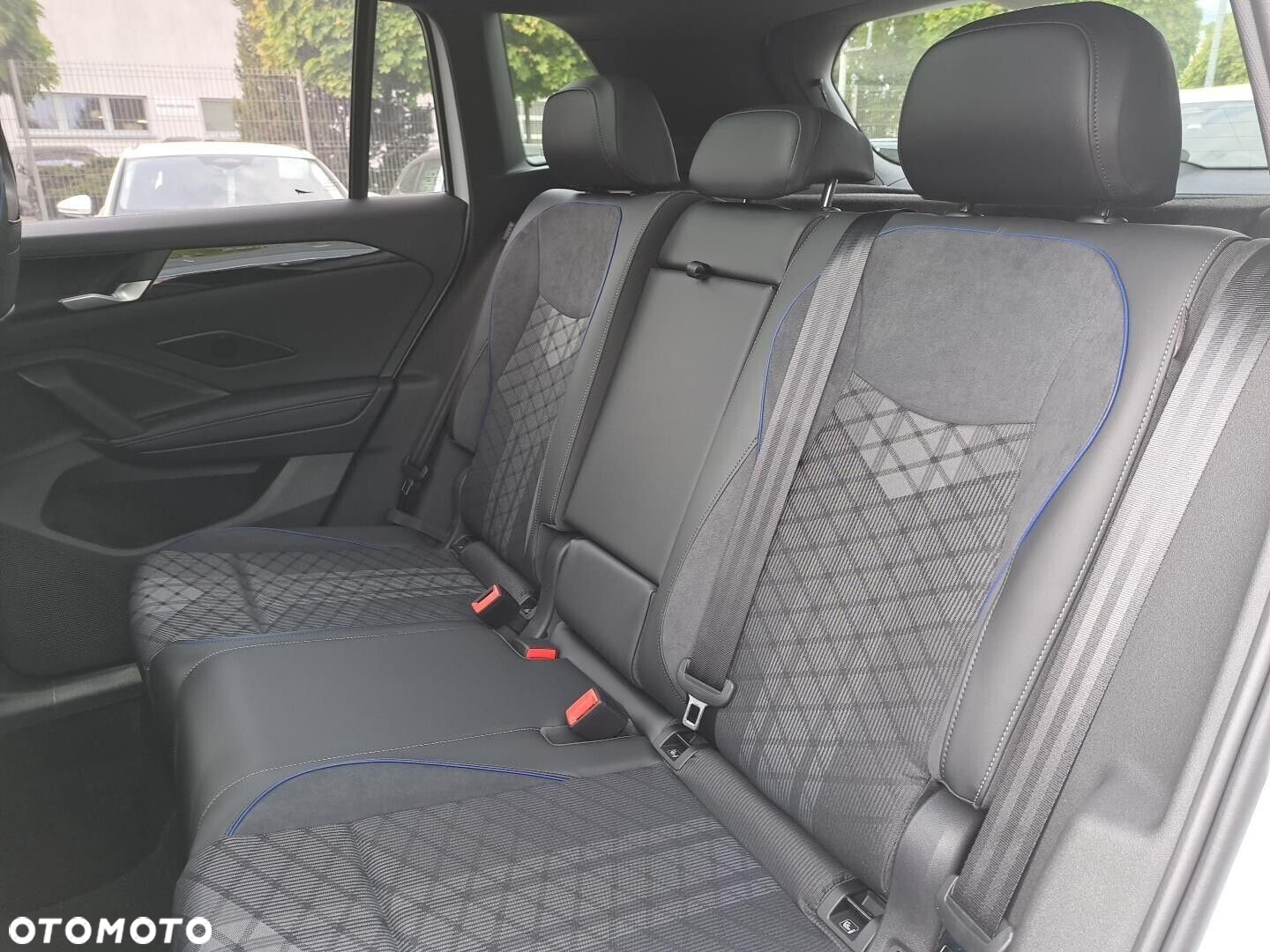 Volkswagen Tiguan - 16