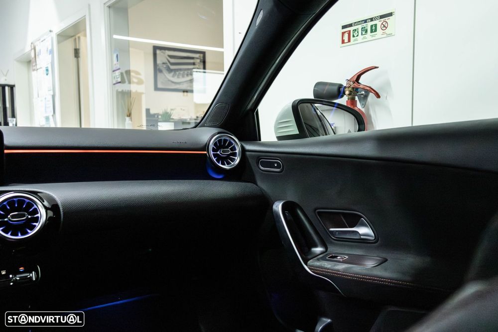 Mercedes-Benz A 250 e AMG Line - 14