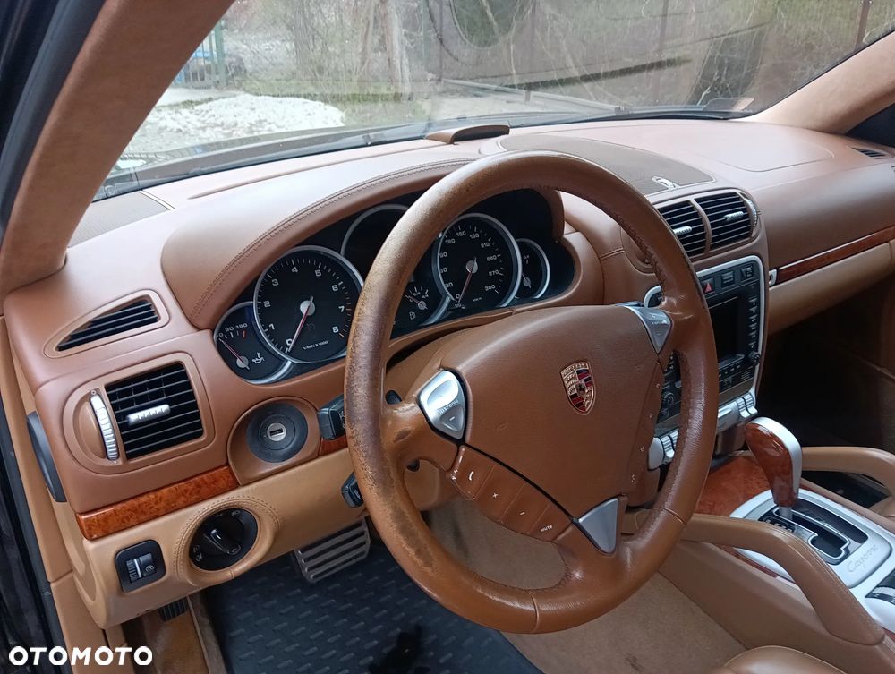 Porsche Cayenne - 11