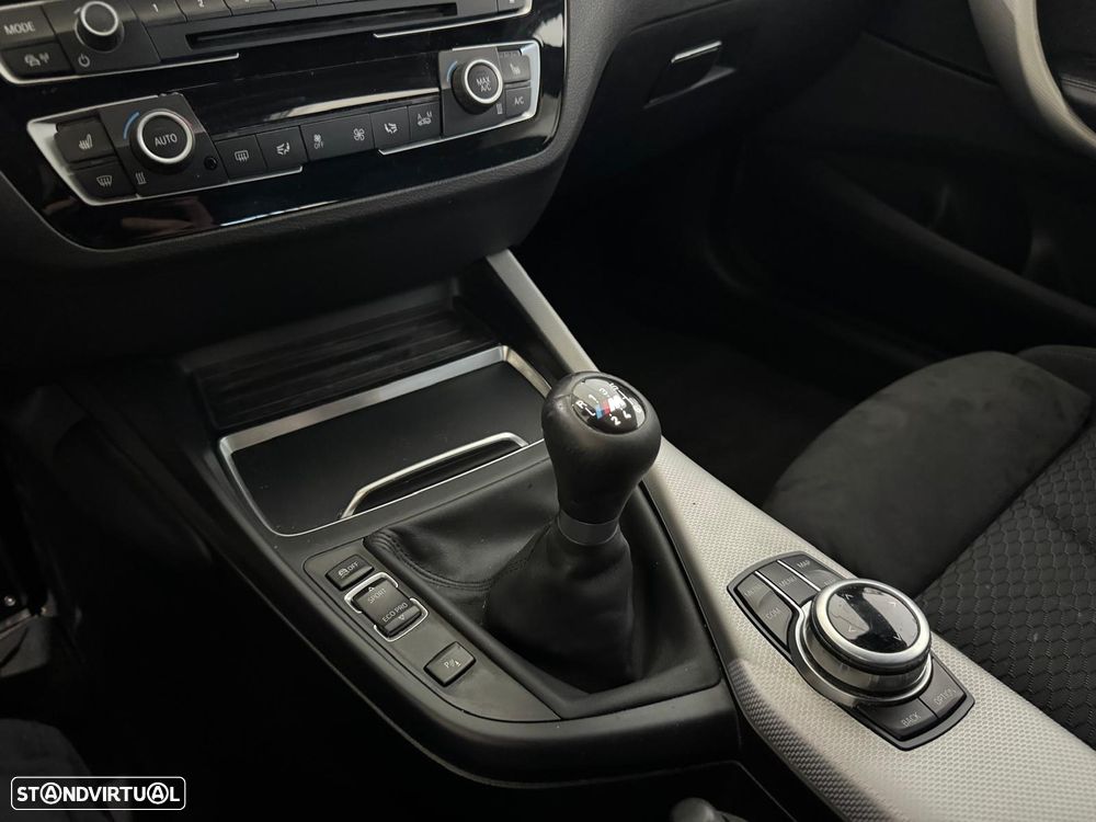 BMW 118 i Pack M - 16