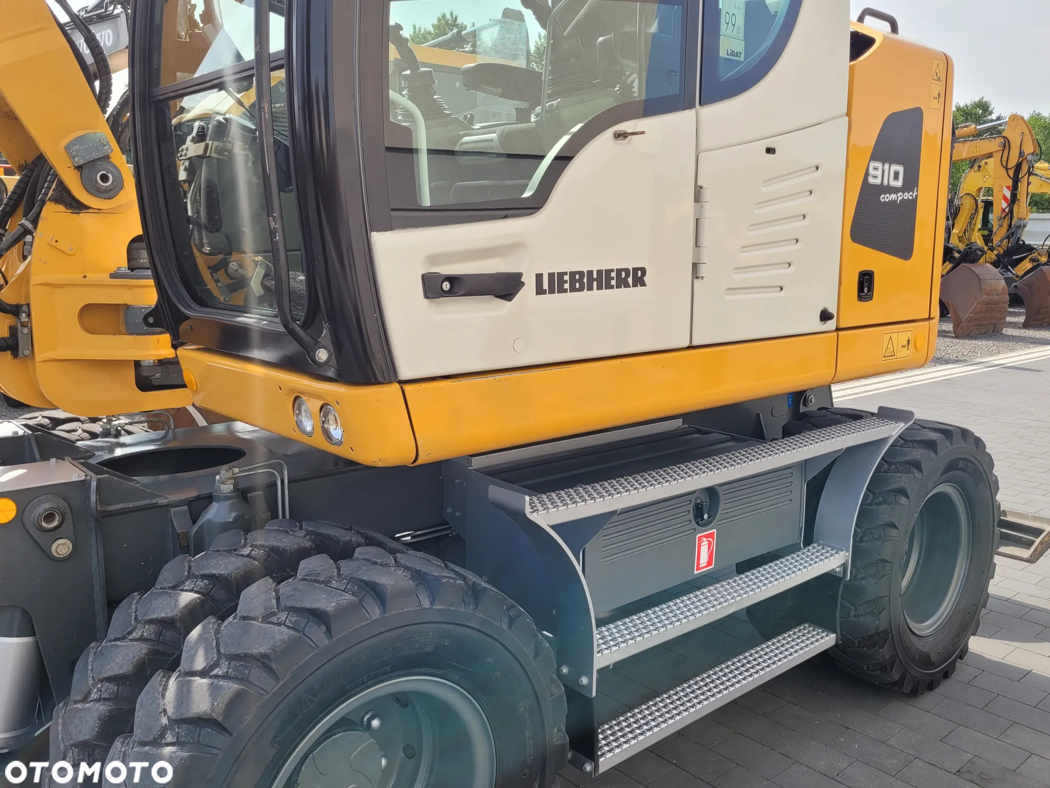 Liebherr A910 compact / 7800h / SUPER STAN / - 15