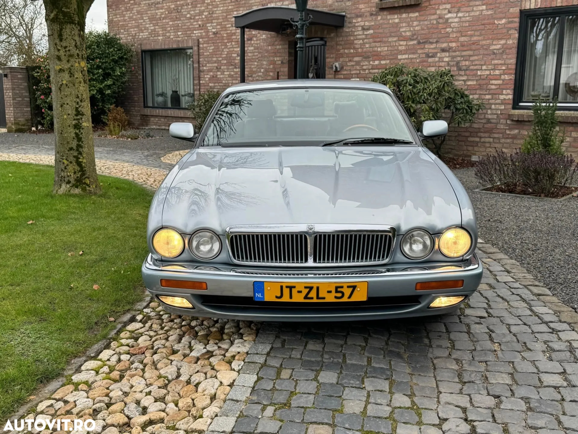 Jaguar XJ - 29
