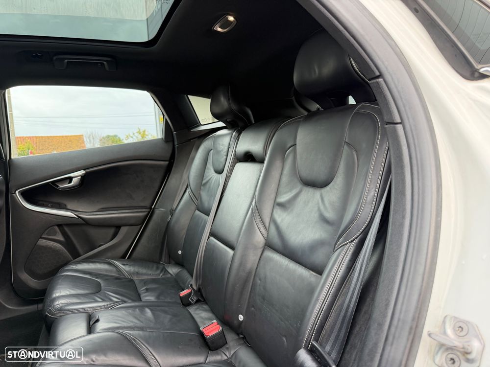 Volvo V40 D2 R Design - 15