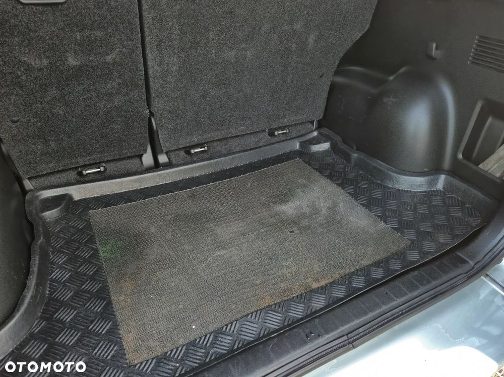 Suzuki Grand Vitara 2.0 De luxe - 36