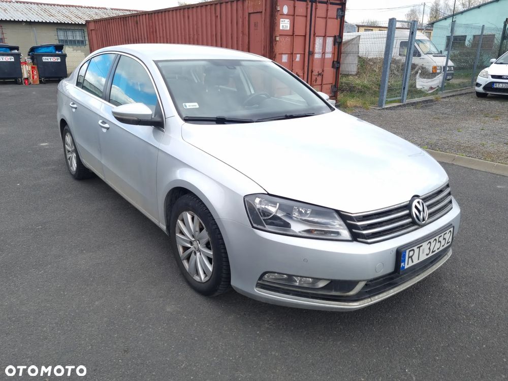 Volkswagen Passat 2.0 TDI BlueMotion Technology Trendline - 1