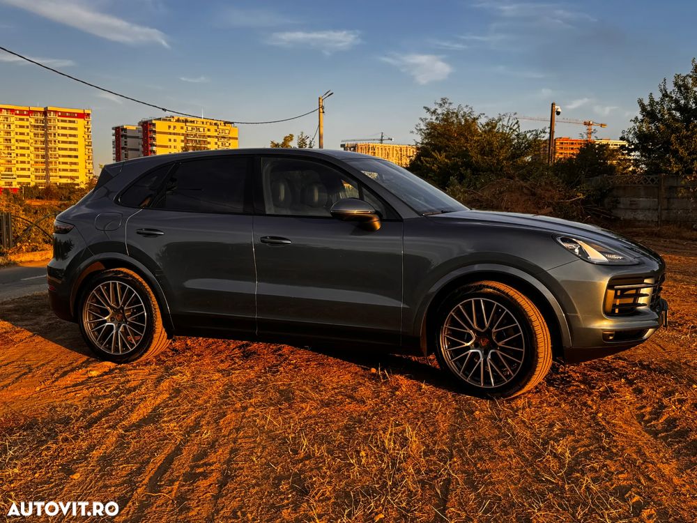 Porsche Cayenne - 2