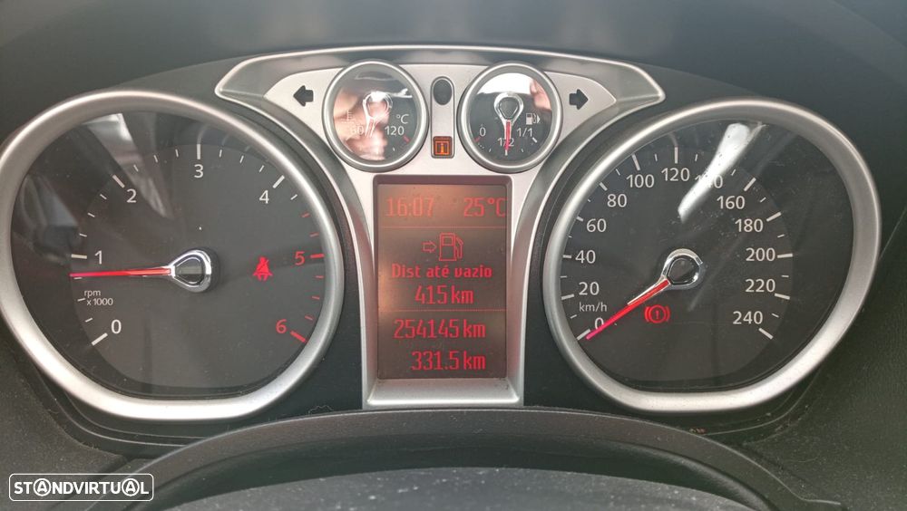 Ford Focus SW 1.6 TDCi DPF Titanium - 8