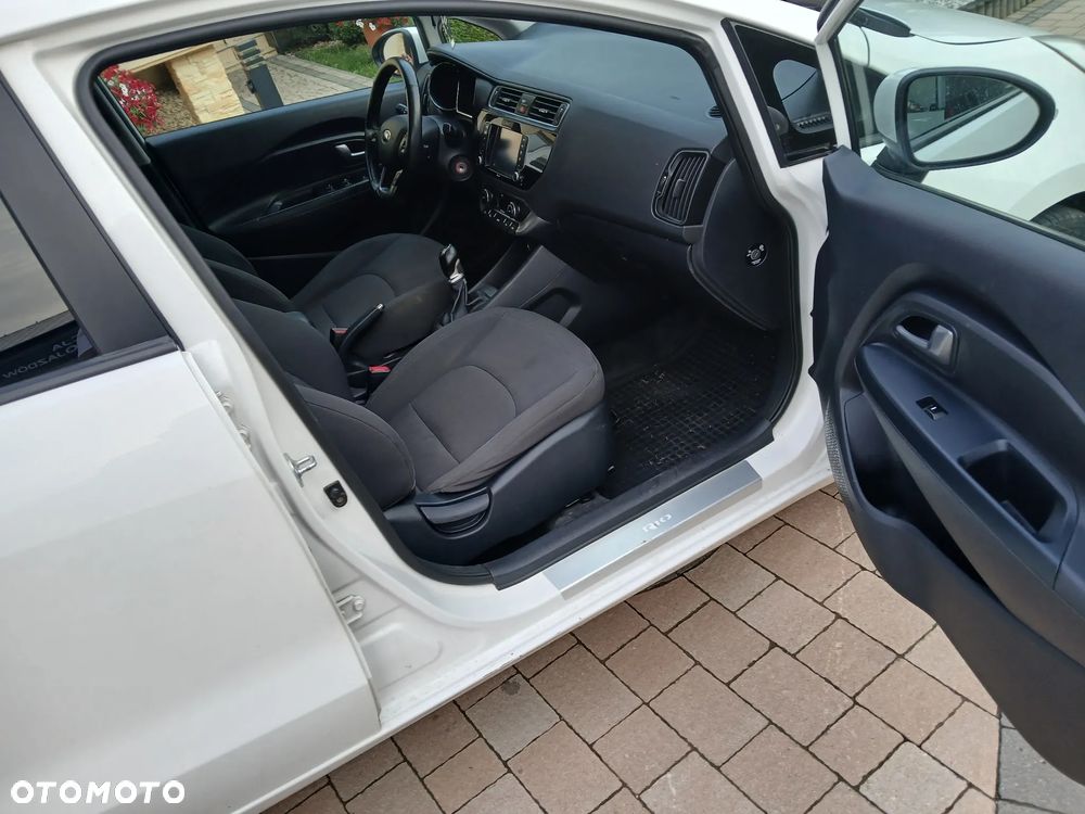 Kia Rio 1.4 L - 7