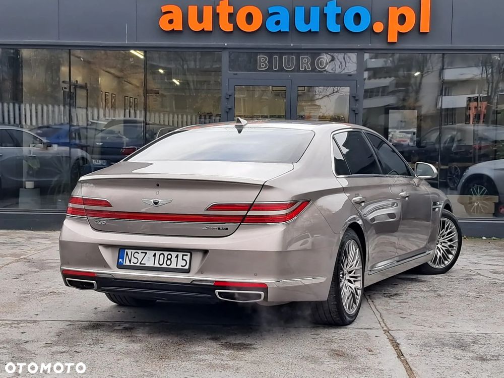 Genesis G90 - 35