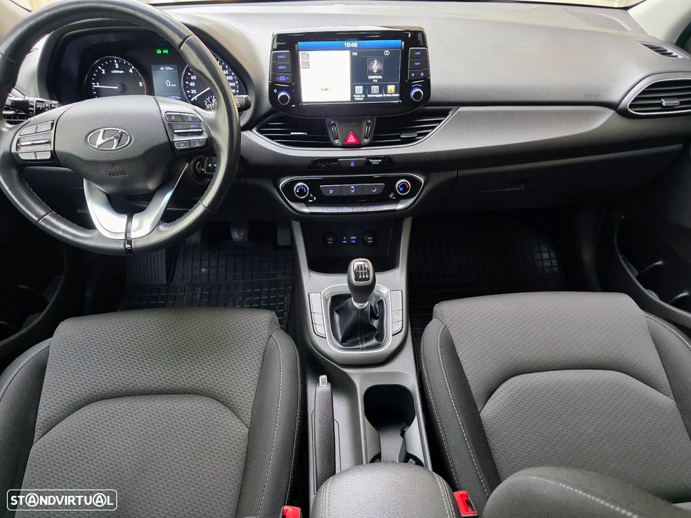 Hyundai i30 1.6 CRDI STyle+Navi - 27