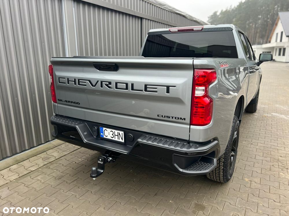 Chevrolet Silverado - 11