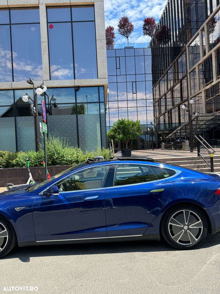 Tesla Model S - 2