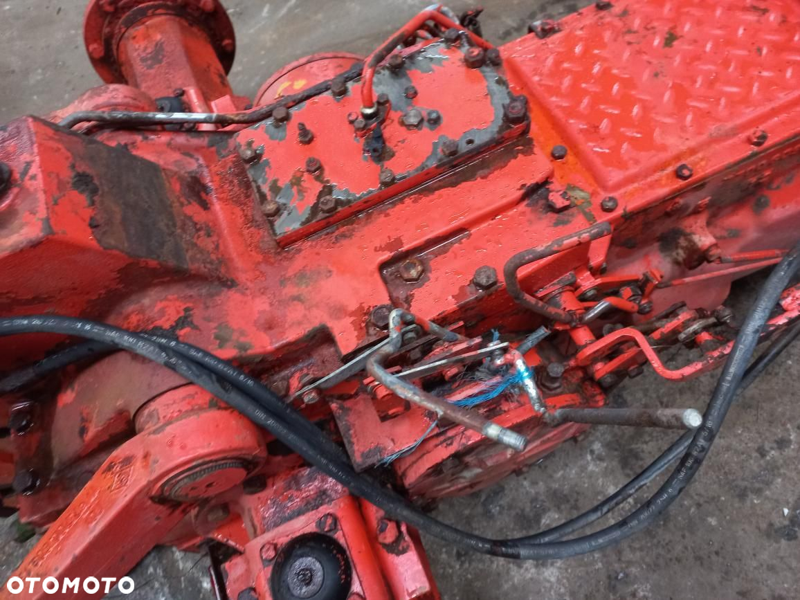 CZĘŚCI RENAULT 651,681,751,851,551,SKRZYNIA,most,widełki ,tryb,atak,koło zębate,obudowa skrzyni,podnośnik,sekcja hydrauliki,wom,wałek,ramie podnośnika.korpus,wodzik,widełki,tryb 1,2,3,4, biegu,wsteczny.mvm - 6