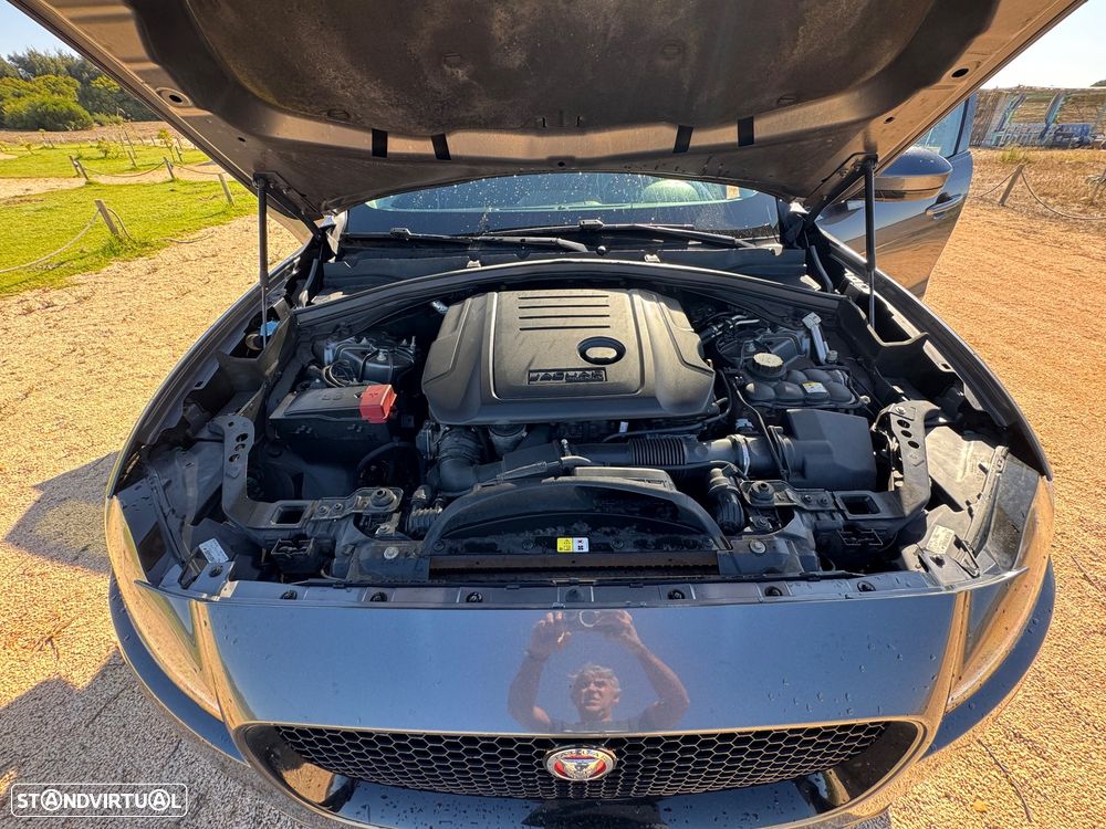 Jaguar F-Pace 2.0 i4D Prestige AWD - 16