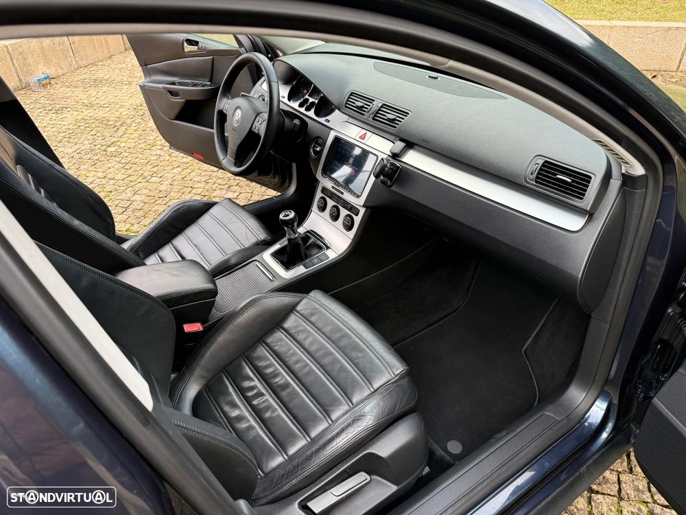VW Passat Variant 2.0 TDi Highline - 26