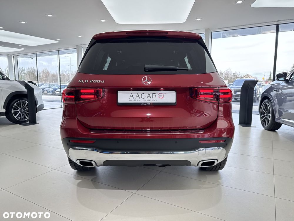 Mercedes-Benz GLB - 4