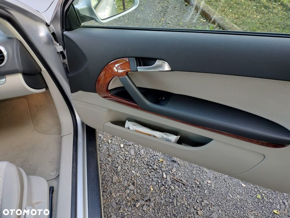 Audi A3 3-drzwiowe 1.4 TFSI S tronic Ambiente - 9