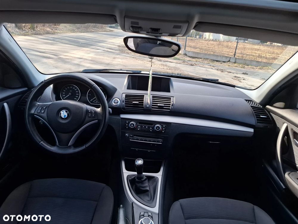 BMW Seria 1 118d DPF - 12