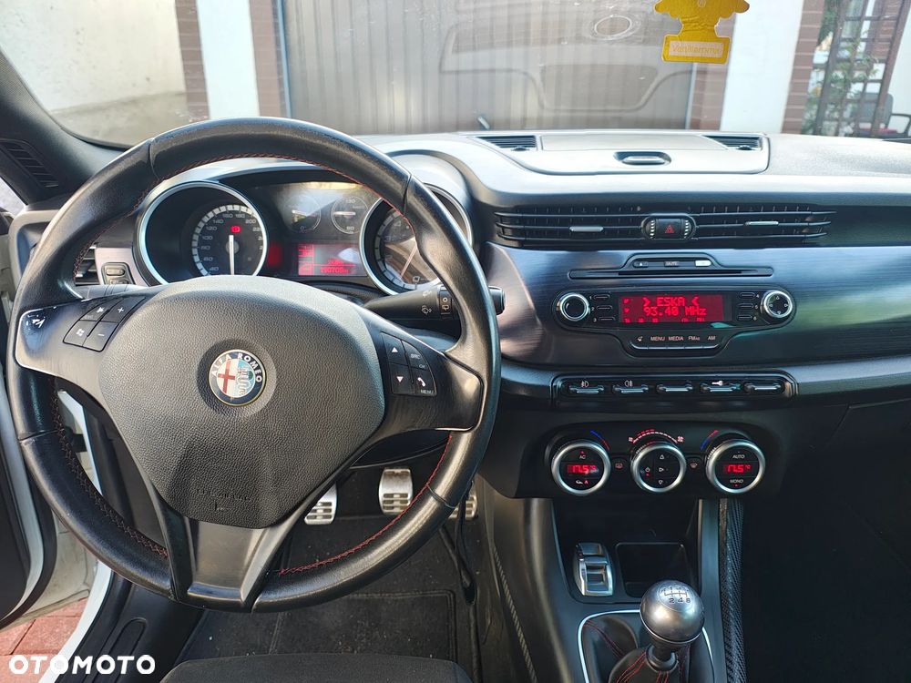 Alfa Romeo Giulietta 1750 TBi Quadrifoglio Verde - 11