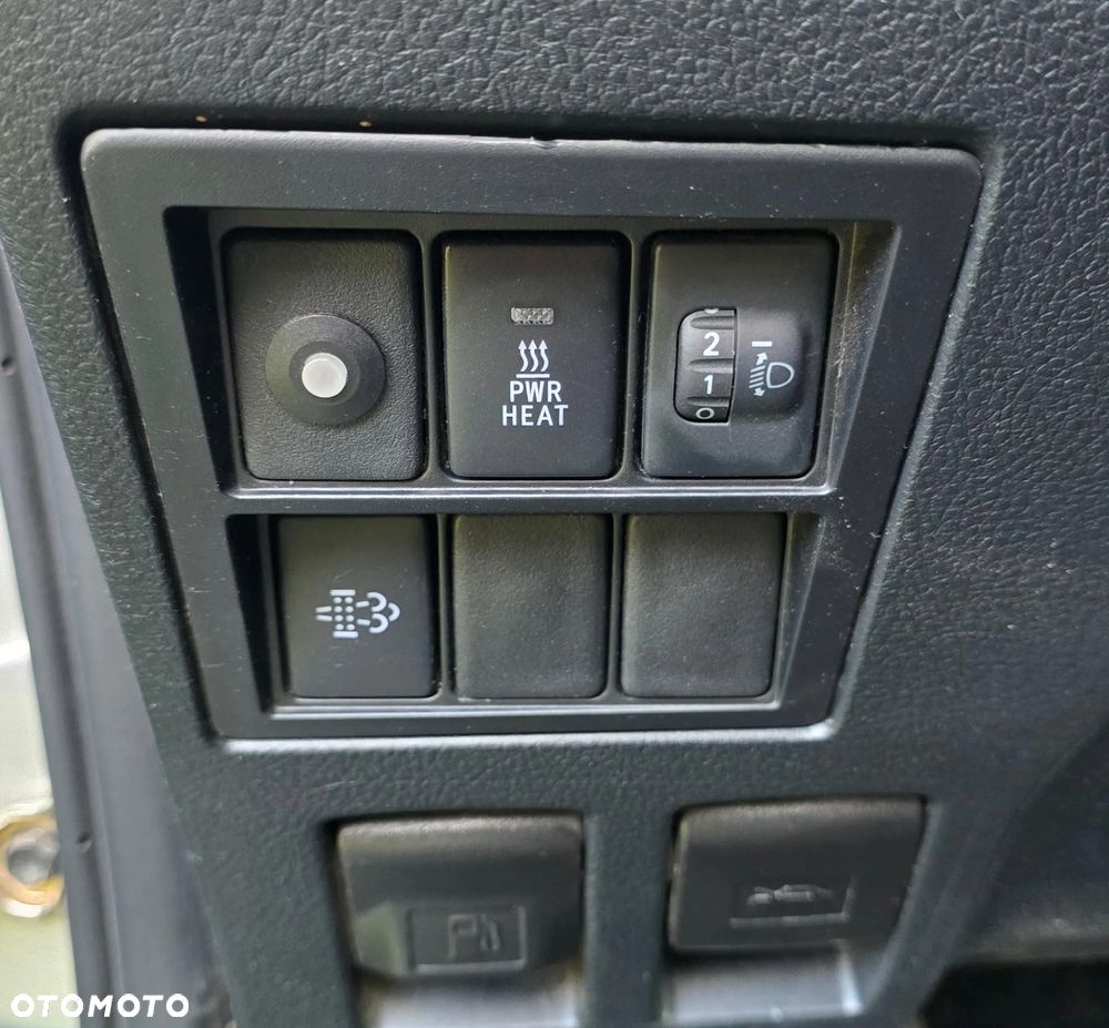 Toyota Hilux 2.4 D-4D Double Cab DLX 4x4 - 11