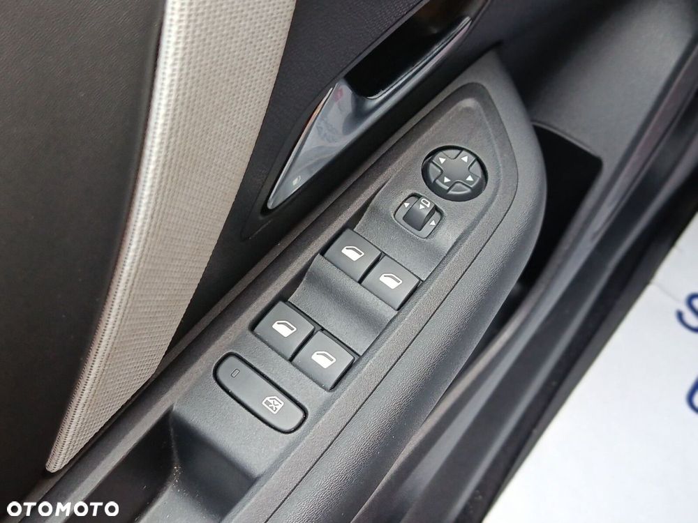Citroën C4 1.2 PureTech Max S&S EAT8 - 36