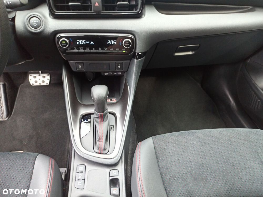 Toyota Yaris - 25