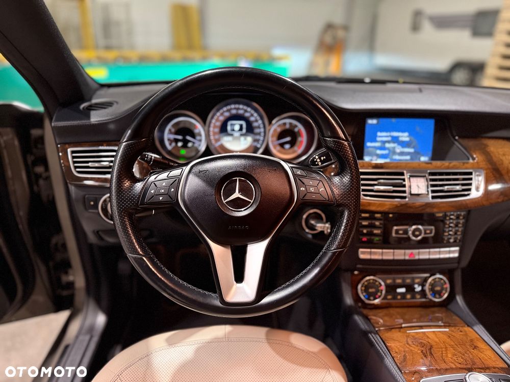 Mercedes-Benz CLS - 23