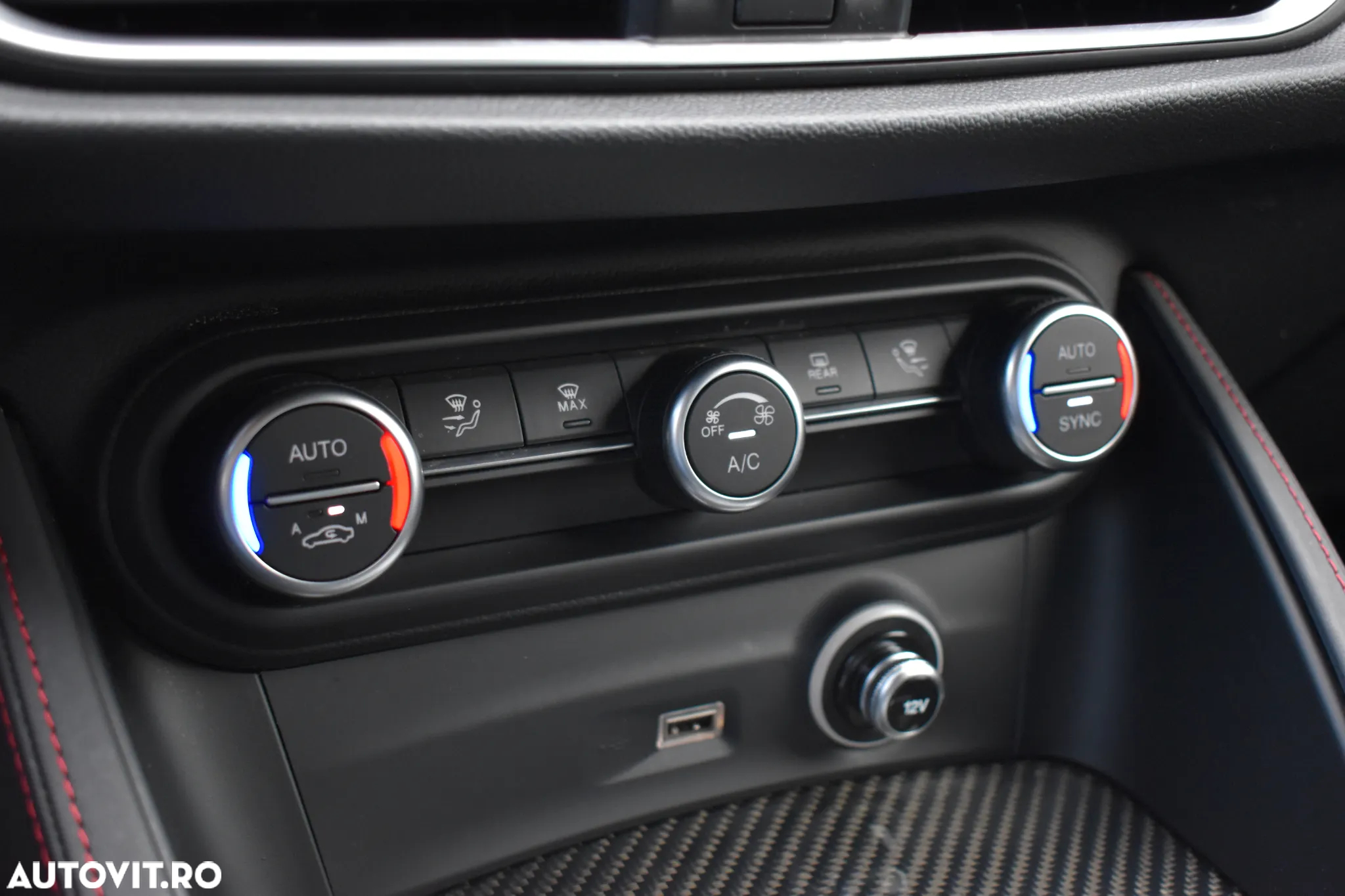 Alfa Romeo Stelvio V6 2.9 Bi-Turbo AT8-Q4 Quadrifoglio - 22