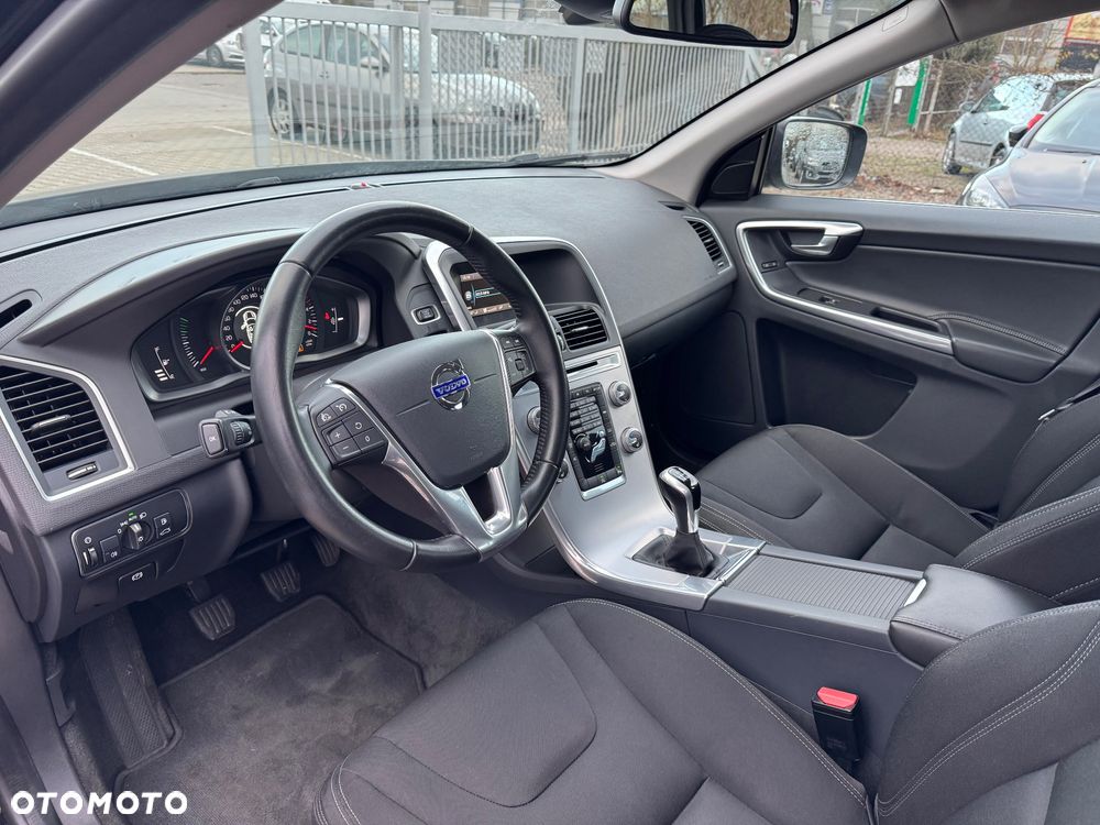 Volvo XC 60 D4 Momentum - 22