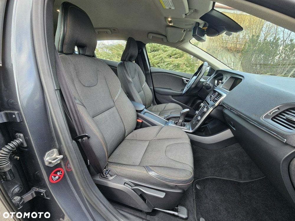 Volvo V40 Cross Country D2 Momentum - 11