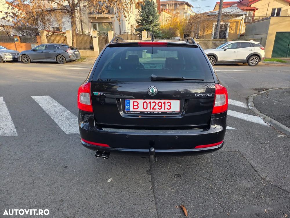 Skoda Octavia Combi 2.0 TDI DPF RS - 10