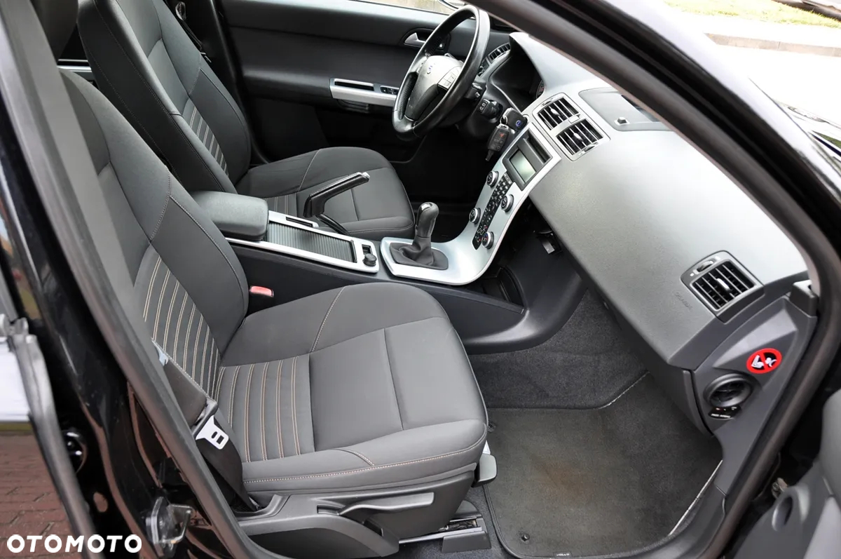 Volvo V50 2.0 Momentum Euro5 - 11