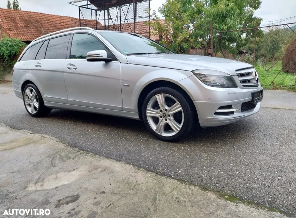 Mercedes-Benz C 180 CGI Automatik BlueEFFICIENCY Elegance - 4