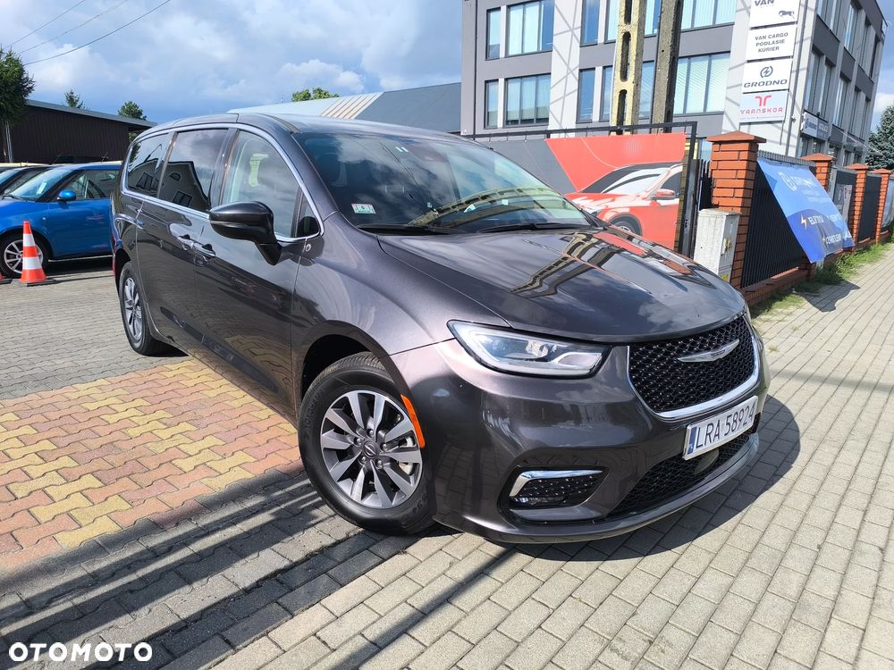 Chrysler Pacifica - 1