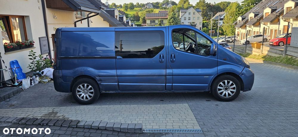 Opel Vivaro - 1