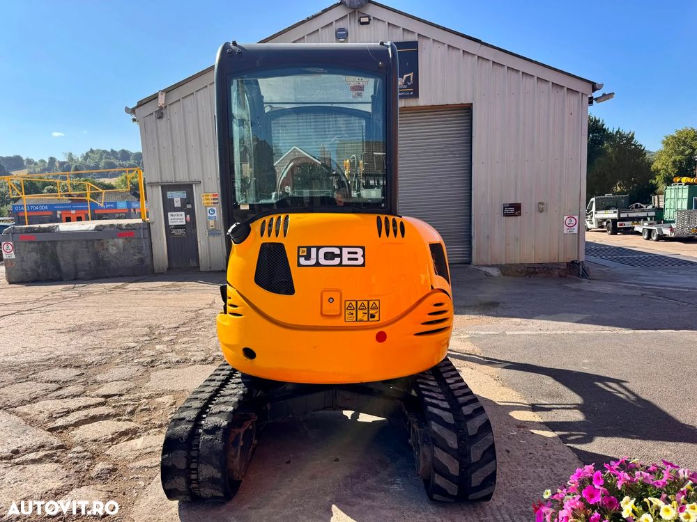 JCB 8025 - 3
