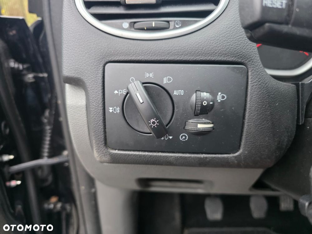 Ford Focus 1.8 Black Magic - 12