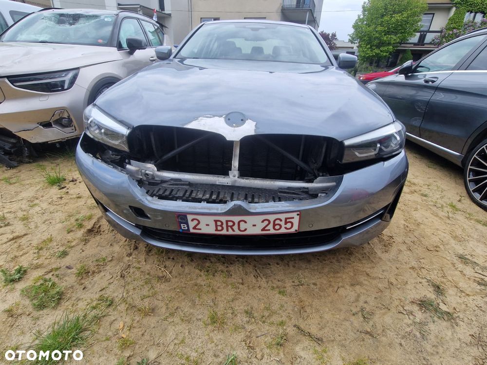 BMW Seria 5 530e iPerformance GPF - 12